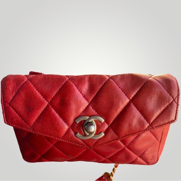 Chanel Red Belt Bag with Vintage Chain Bow Belt - Picture 8 of 17